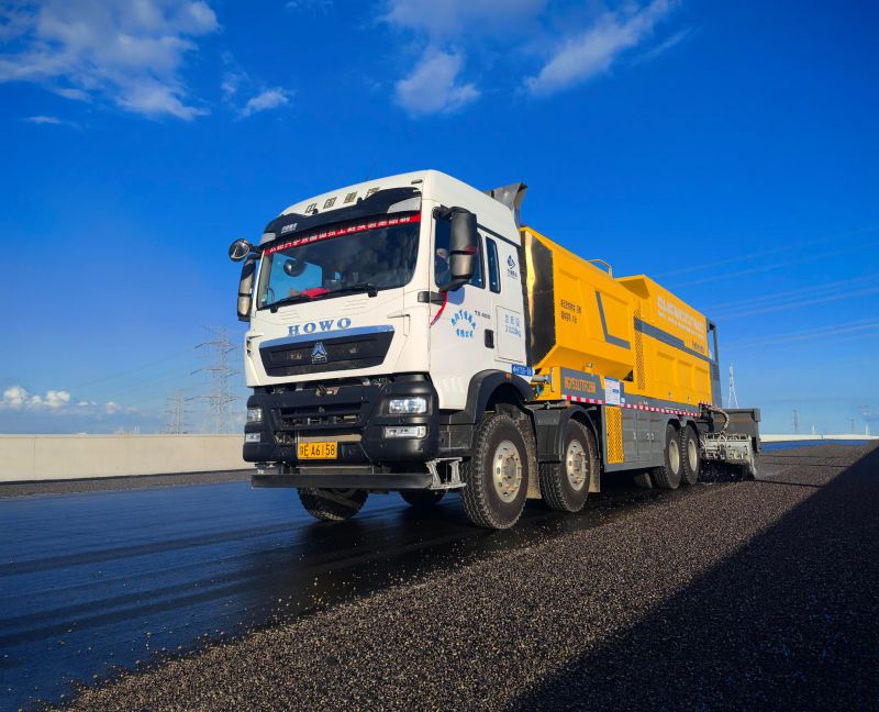 纖維同步碎石封層車(chē)